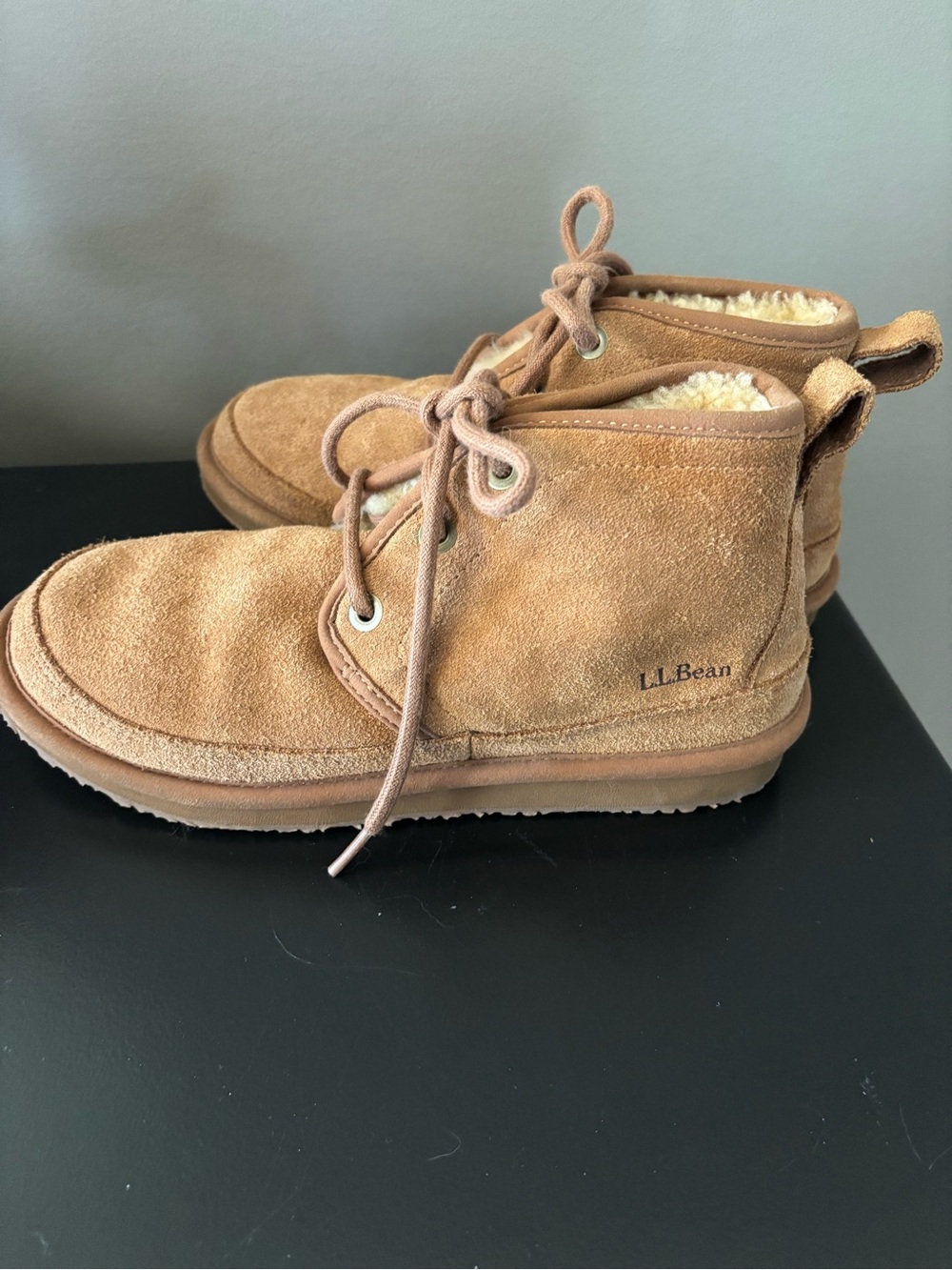 Women’s L.L. bean Wicked Good suede shearling lined chukka boots size 7